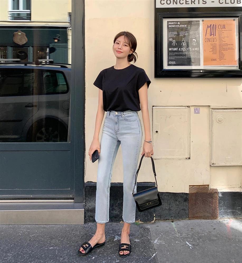 5 cách mặc áo thun tôn dáng-2