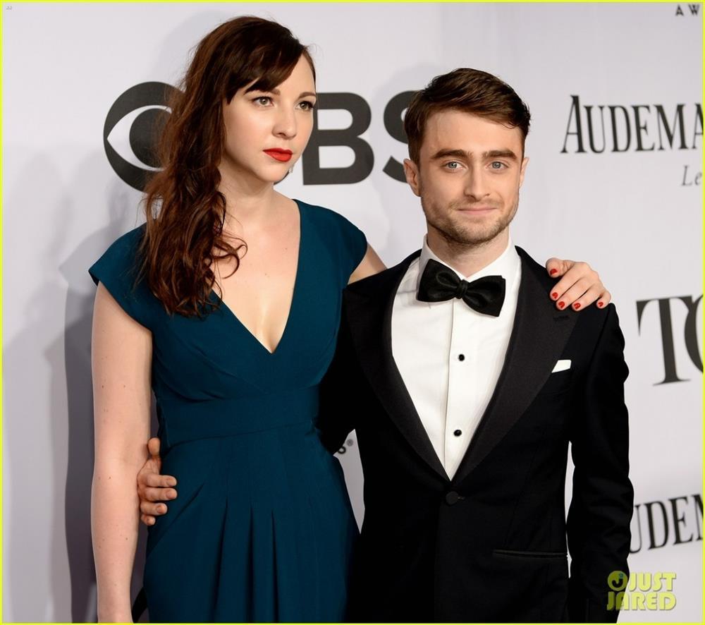 Bạn gái Harry Potter Daniel Radcliffe mang thai sau 10 năm hẹn hò-3