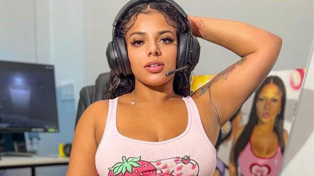 Bạn trai cũ đăng ảnh nóng lên mạng, cô gái đòi bồi thường 6,3 tỷ USD-1