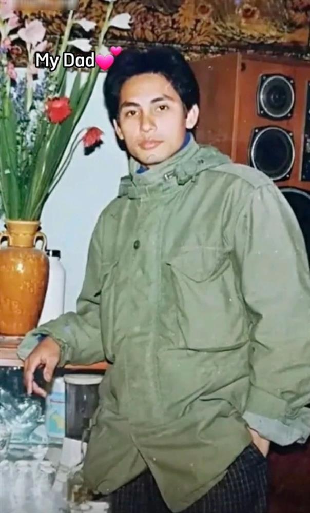 Nhan sắc thời trẻ của bố ruột Sơn Tùng, MONO khiến khán giả bất ngờ-1