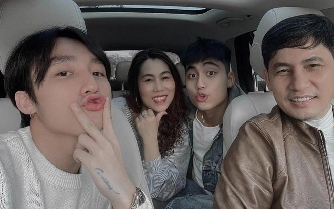 Nhan sắc thời trẻ của bố ruột Sơn Tùng, MONO khiến khán giả bất ngờ-3