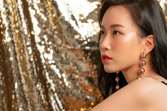 Ngỡ ngàng khi bước chân vào phòng tân hôn của chị gái