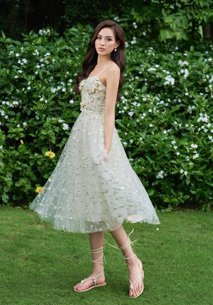 Hoa hậu Đỗ Thị Hà ngọt ngào, quyến rũ với sắc trắng tinh khôi-4