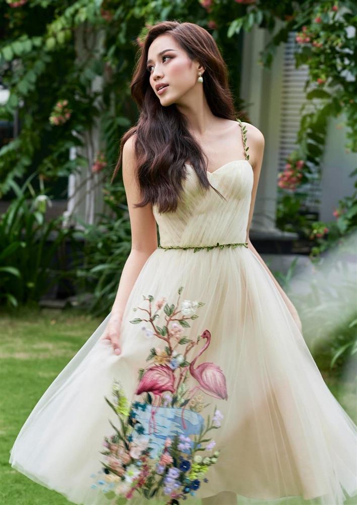 Hoa hậu Đỗ Thị Hà ngọt ngào, quyến rũ với sắc trắng tinh khôi-5