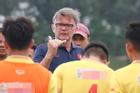 HLV Philippe Troussier: 'Tôi chịu trách nhiệm về các trận thua'