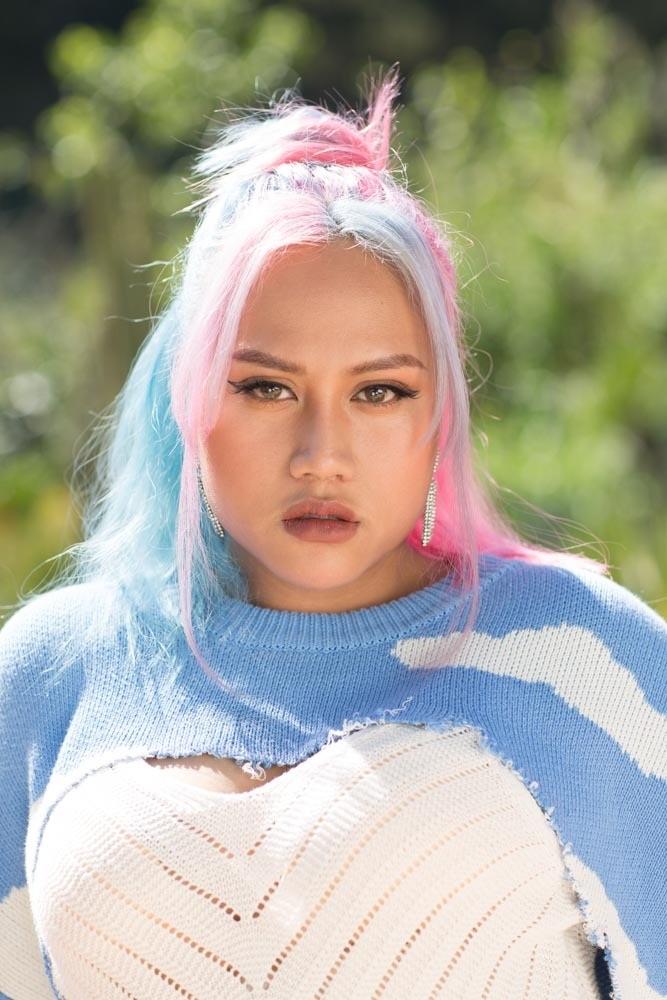 Chân dung nữ ca sĩ khóc, phải dừng diễn ở Hà Nội vì bị chê béo-9