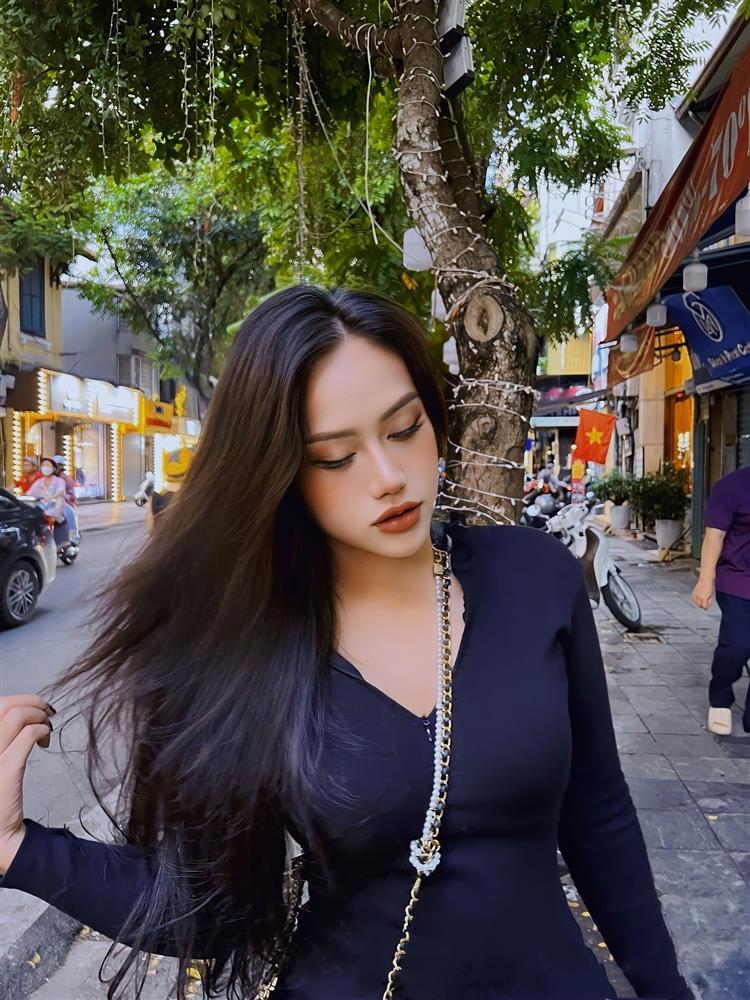 Chân dung nữ ca sĩ khóc, phải dừng diễn ở Hà Nội vì bị chê béo-4