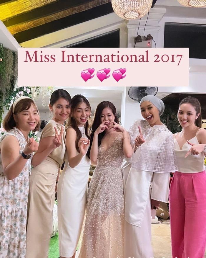 Á hậu Thùy Dung cùng chồng dự đám cưới đối thủ ở Hoa hậu Quốc tế 2017-2