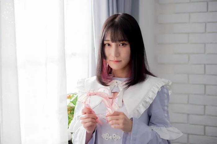 Nữ ca sĩ 27 tuổi đột ngột qua đời-1