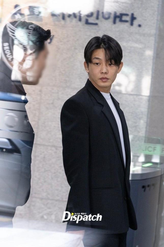 Ảnh đế Yoo Ah In lần đầu lộ diện sau bê bối chôn vùi sự nghiệp-4