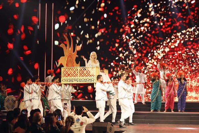 Ngoại hình búp bê sống của mỹ nhân là Hoa hậu của các hoa hậu năm 2021-2