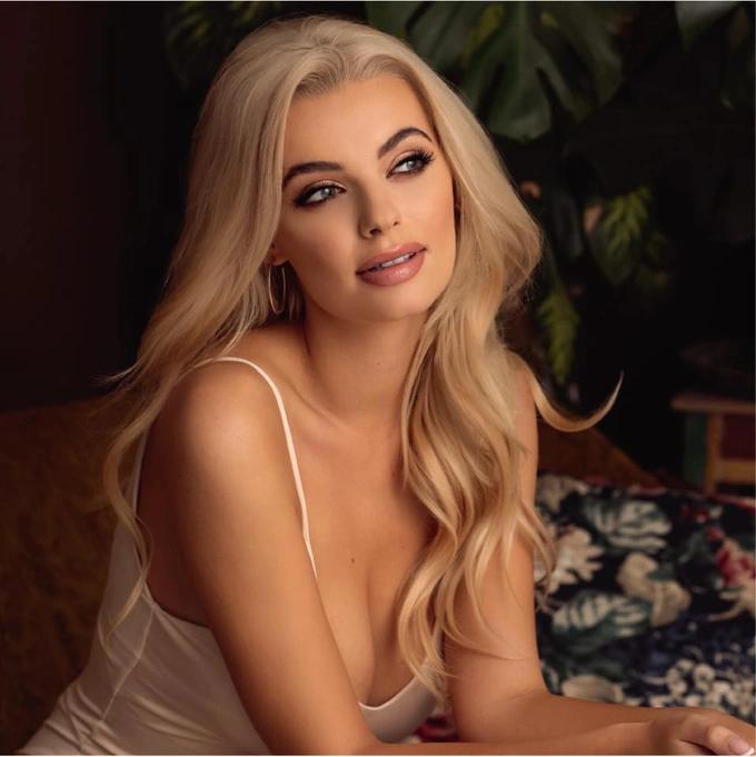 Ngoại hình búp bê sống của mỹ nhân là Hoa hậu của các hoa hậu năm 2021-19