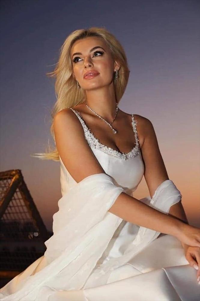 Ngoại hình búp bê sống của mỹ nhân là Hoa hậu của các hoa hậu năm 2021-21