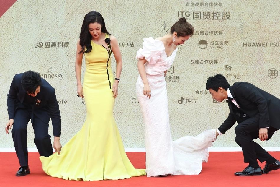 Huỳnh Hiểu Minh có hành động như phim dành cho Lý Băng Băng-5