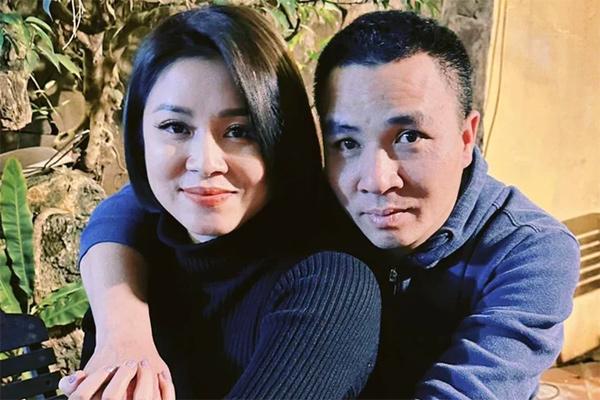 MC Hoàng Linh khoe bụng bầu bên chồng, dân mạng hỏi câu bất ngờ-3