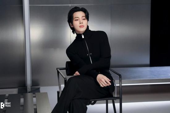 Jimin (BTS) là nghệ sĩ solo Kpop đầu tiên đạt được thành tích này