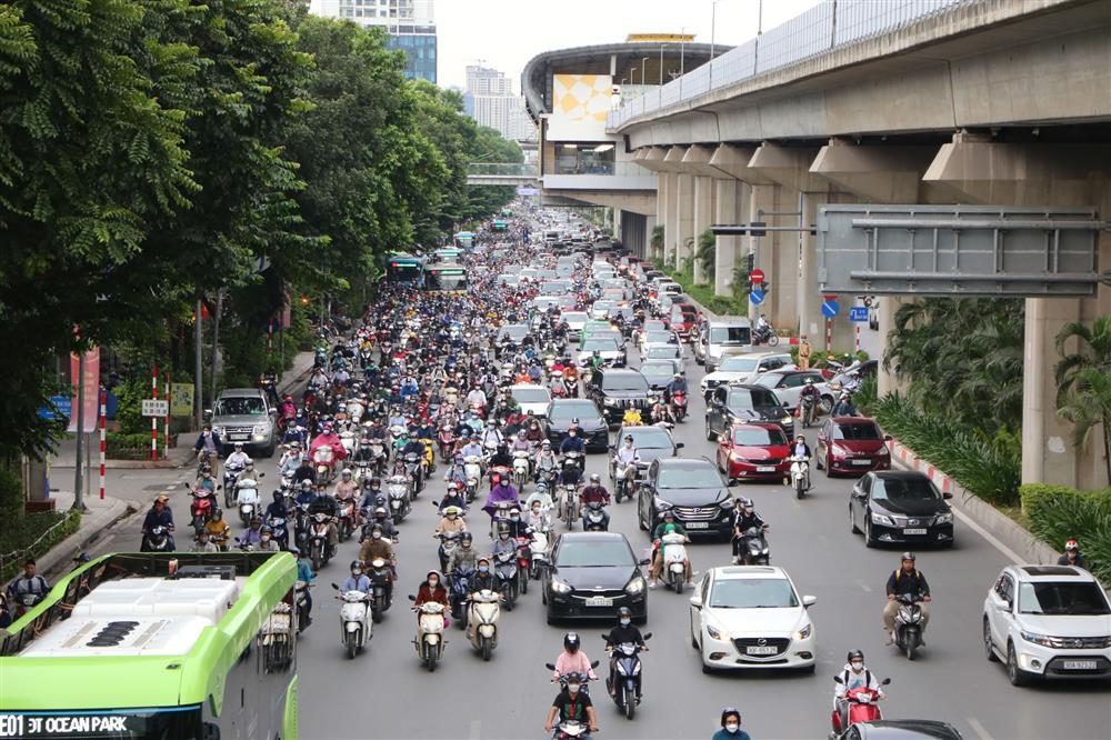 Cảnh nghịch lý trên đường Nguyễn Trãi sau 7 tháng thí điểm phân làn-4