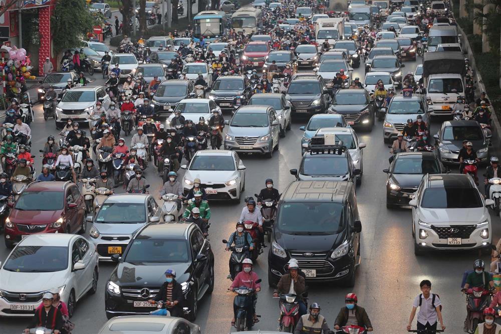 Cảnh nghịch lý trên đường Nguyễn Trãi sau 7 tháng thí điểm phân làn-5