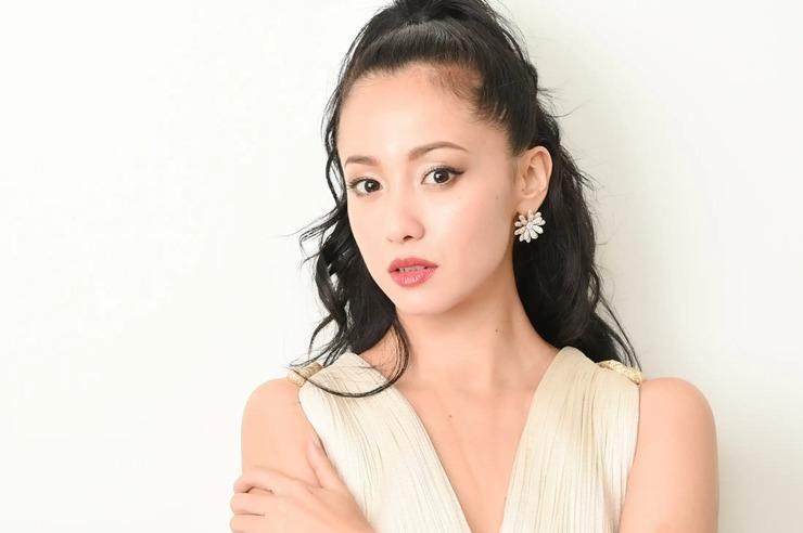 Mỹ nữ Nhật: Người cưới sau 1 lần gặp, kẻ bỏ chồng sau 2 tuần-7