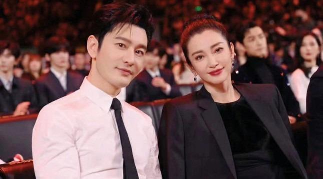 Lý Băng Băng thì thầm Huỳnh Hiểu Minh: Tôi đẹp hay vợ cũ anh đẹp?-1