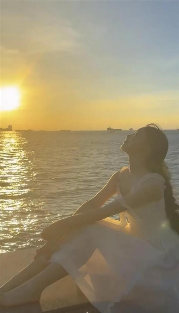 Học ngay cách chọn đồ đi biển của con gái MC Quyền Linh-3