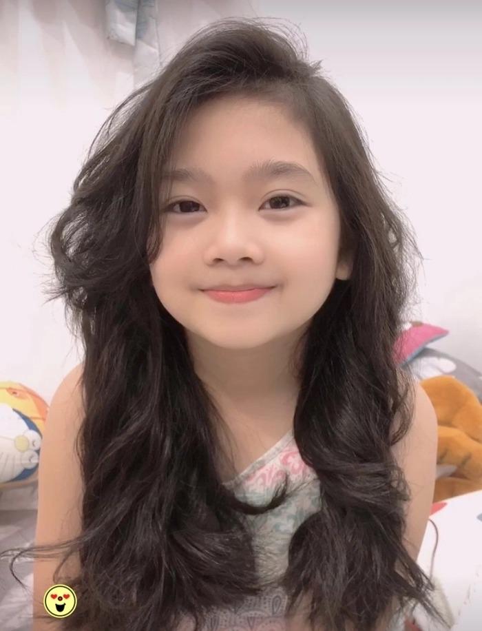 Con gái đến viếng Mai Phương vào ngày giỗ 3 năm-4