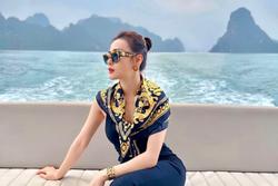 Phương Oanh khoe đường cong, Shark Bình 'nhắc nhẹ' một câu
