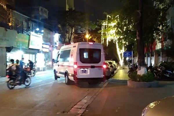 Xôn xao clip dân quân tự vệ dùng gậy đánh học sinh ở TPHCM-3