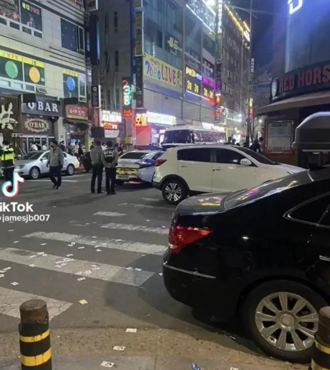 Ca sĩ chưa kịp hát, cảnh sát ập vào bắt 158 người ở Hàn Quốc-1