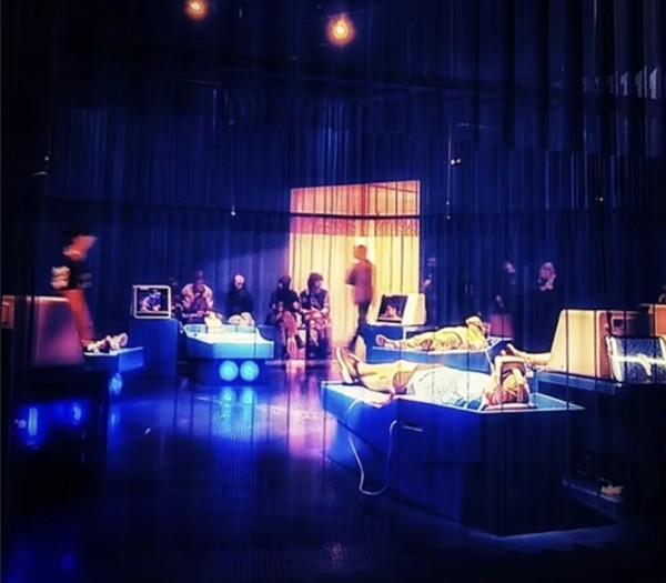 Trải nghiệm cảm giác rời khỏi thế giới bằng công nghệ thực tế ảo-3