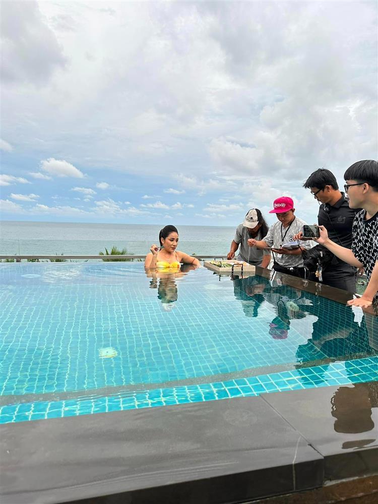 Cảnh tắm lộ thiên của Cát Tường bị cắt bỏ có bằng Lan Ngọc và Anh Tú?-2