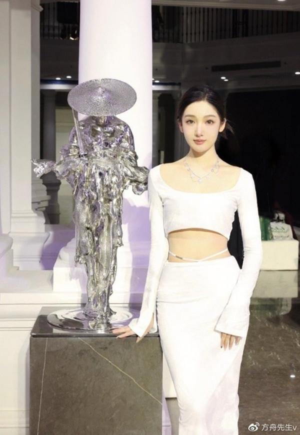 Hot girl đưa Ngô Diệc Phàm vào tù gây sốc với hình ảnh mới-2