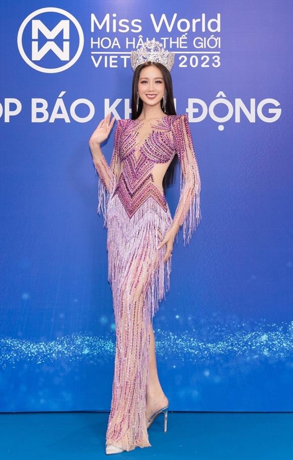Dàn Hoa hậu khoe đẳng cấp giám khảo tại thảm đỏ Miss World Vietnam-2