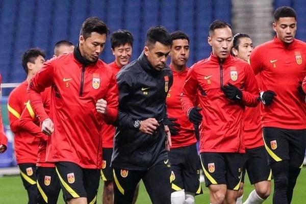 Hàng loạt trọng tài Trung Quốc dính nghi án dàn xếp tỷ số-2