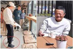 Tỷ phú Jack Ma tái xuất, để lộ đôi giày cho thấy lối sống cần kiệm như thế nào