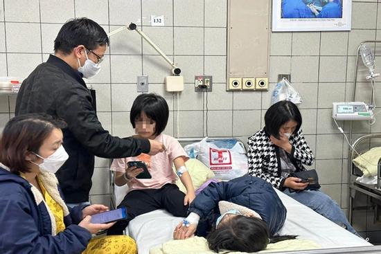 Vụ ngộ độc tập thể ở Tiểu học Kim Giang: Phát hiện vi khuẩn trong thịt gà