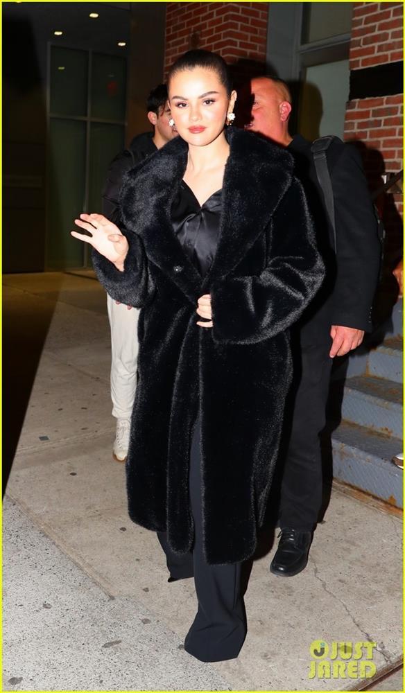 Selena Gomez tái xuất xinh đẹp sau ồn ào hẹn hò Zayn Malik-4