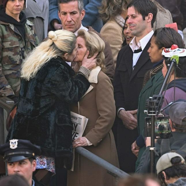 Hé lộ tạo hình mới nhất của Harley Quinn Lady Gaga trong siêu phẩm Joker 2-4