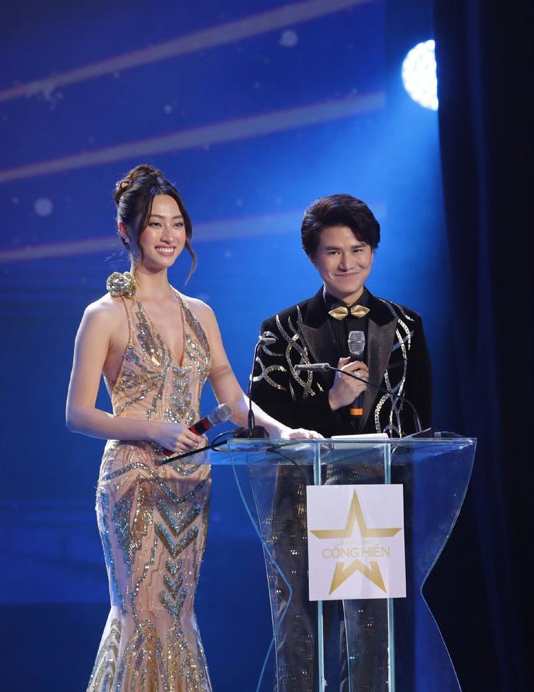 MC Vũ Mạnh Cường đi xe ôm cho kịp tổng duyệt Lễ trao giải Cống Hiến 2023-4