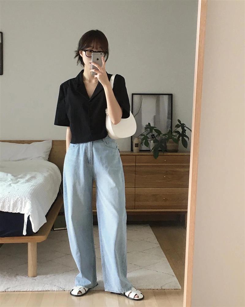 Làm thế nào để trông trẻ trung khi diện áo sơ mi tối màu?-4