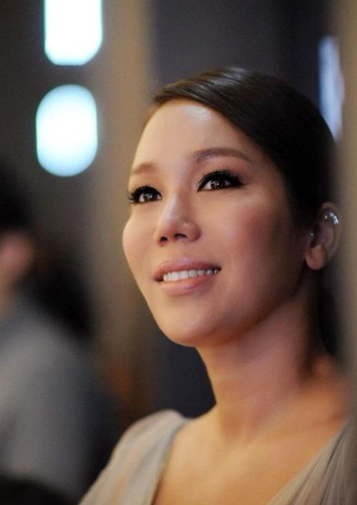 Ca sĩ bị phản đối dữ dội vì ủng hộ Yoo Ah In, Song Hye Kyo liên lụy-2