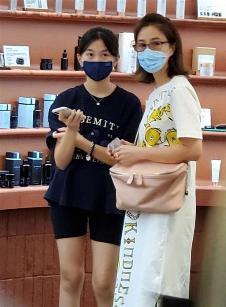 ‘Cát Tường Quan Vịnh Hà U60 hạnh phúc bên chồng kém tuổi và con gái-4