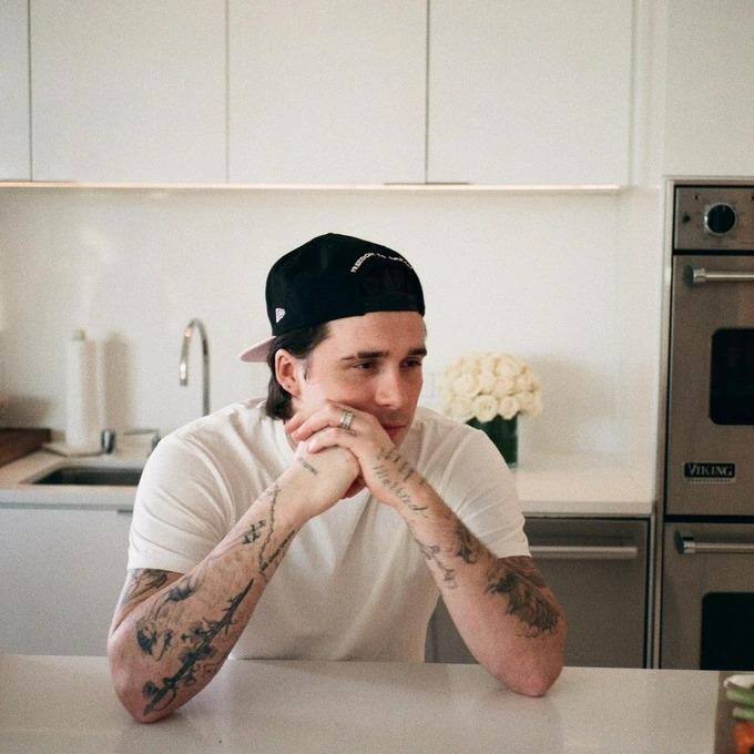 Brooklyn Beckham khi làm đầu bếp: Để lẫn nút chai trong nồi thịt?-4