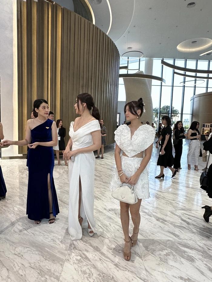 Con gái Trương Ngọc Ánh qua ống kính cam thường-1