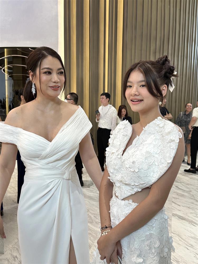 Con gái Trương Ngọc Ánh qua ống kính cam thường-3