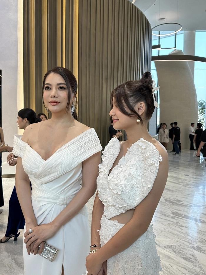 Con gái Trương Ngọc Ánh qua ống kính cam thường-4