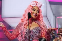 Nicki Minaj từng tuyên bố giải nghệ sinh con, trở lại vẫn vững ngai vàng