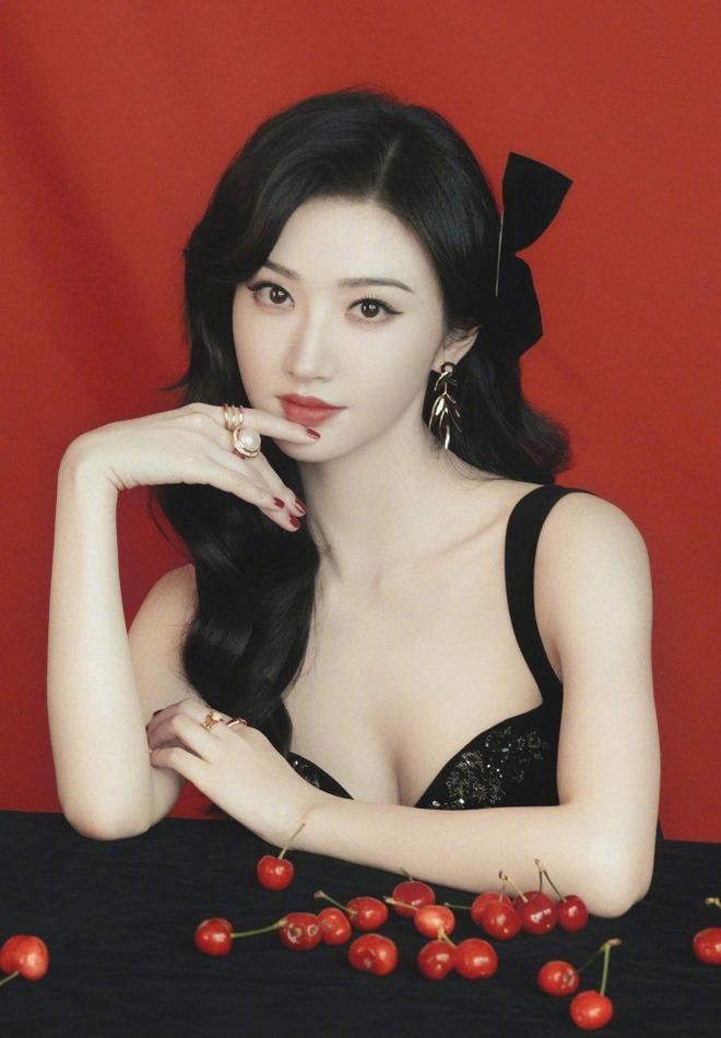 Thực hư Đệ nhất mỹ nữ Bắc Kinh bị bạn trai cũ bán ảnh nóng để trả nợ-2