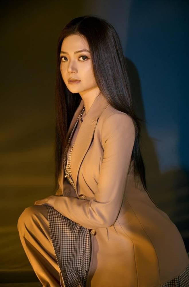 Chân dung của dâu cả phim ‘Gia Đình Mình Vui Bất Thình Lình’-5