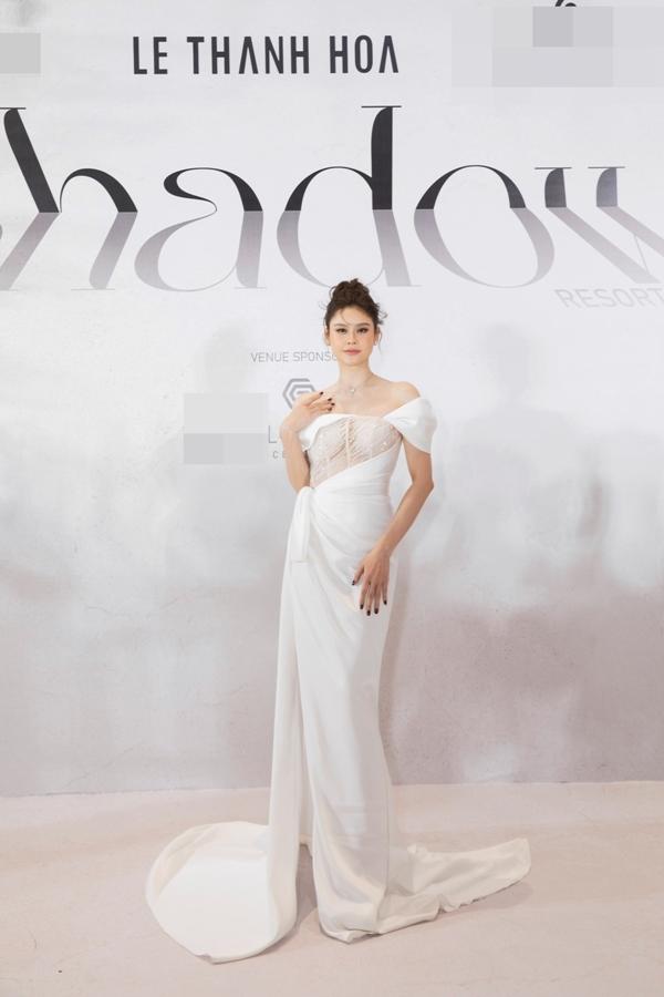 Kỳ Duyên, Minh Triệu cùng dàn người đẹp đọ sắc trên thảm đỏ-8